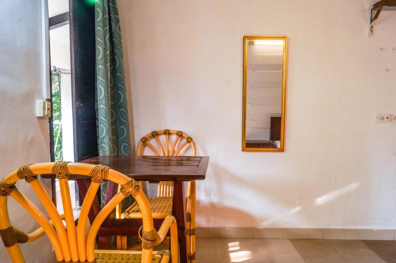 Piggy Calangute By Urban Nomads - Dorms & Pvt Rooms GOA Ngoại thất bức ảnh