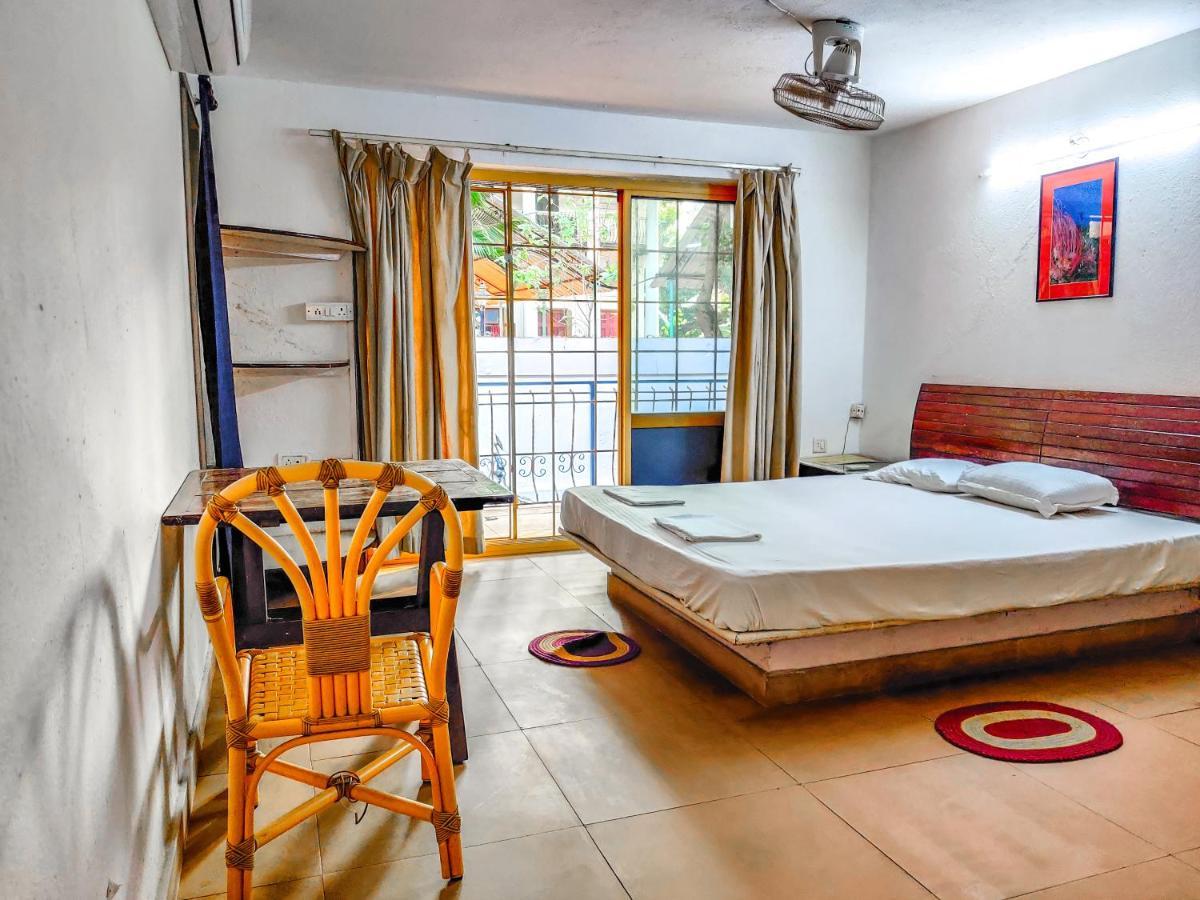 Piggy Calangute By Urban Nomads - Dorms & Pvt Rooms GOA Ngoại thất bức ảnh