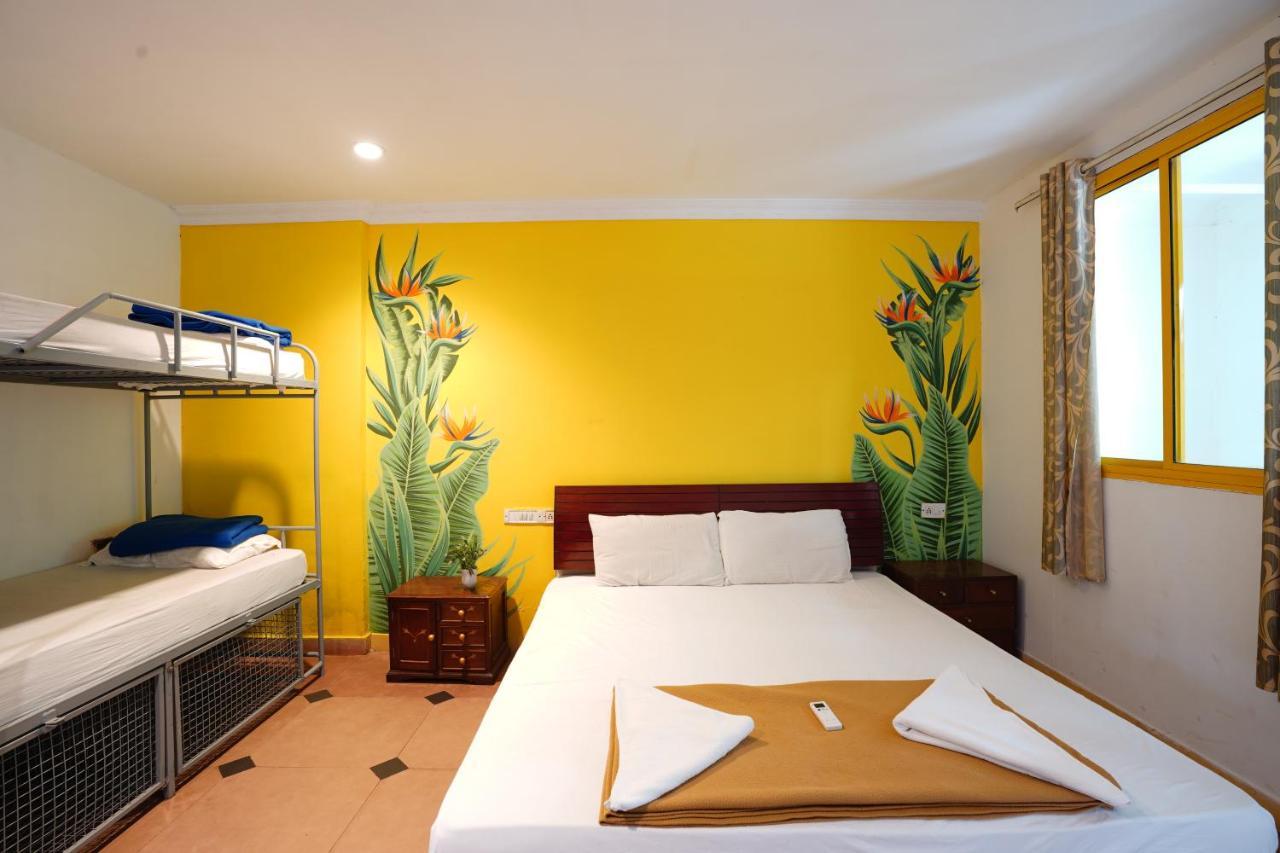 Piggy Calangute By Urban Nomads - Dorms & Pvt Rooms GOA Phòng bức ảnh