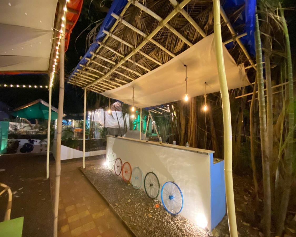 Piggy Calangute By Urban Nomads - Dorms & Pvt Rooms GOA Ngoại thất bức ảnh