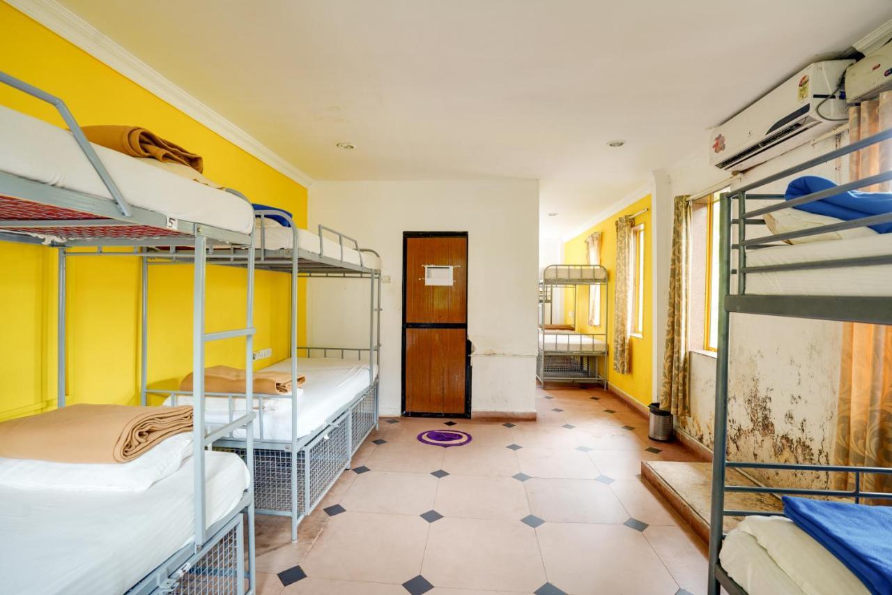 Piggy Calangute By Urban Nomads - Dorms & Pvt Rooms GOA Ngoại thất bức ảnh